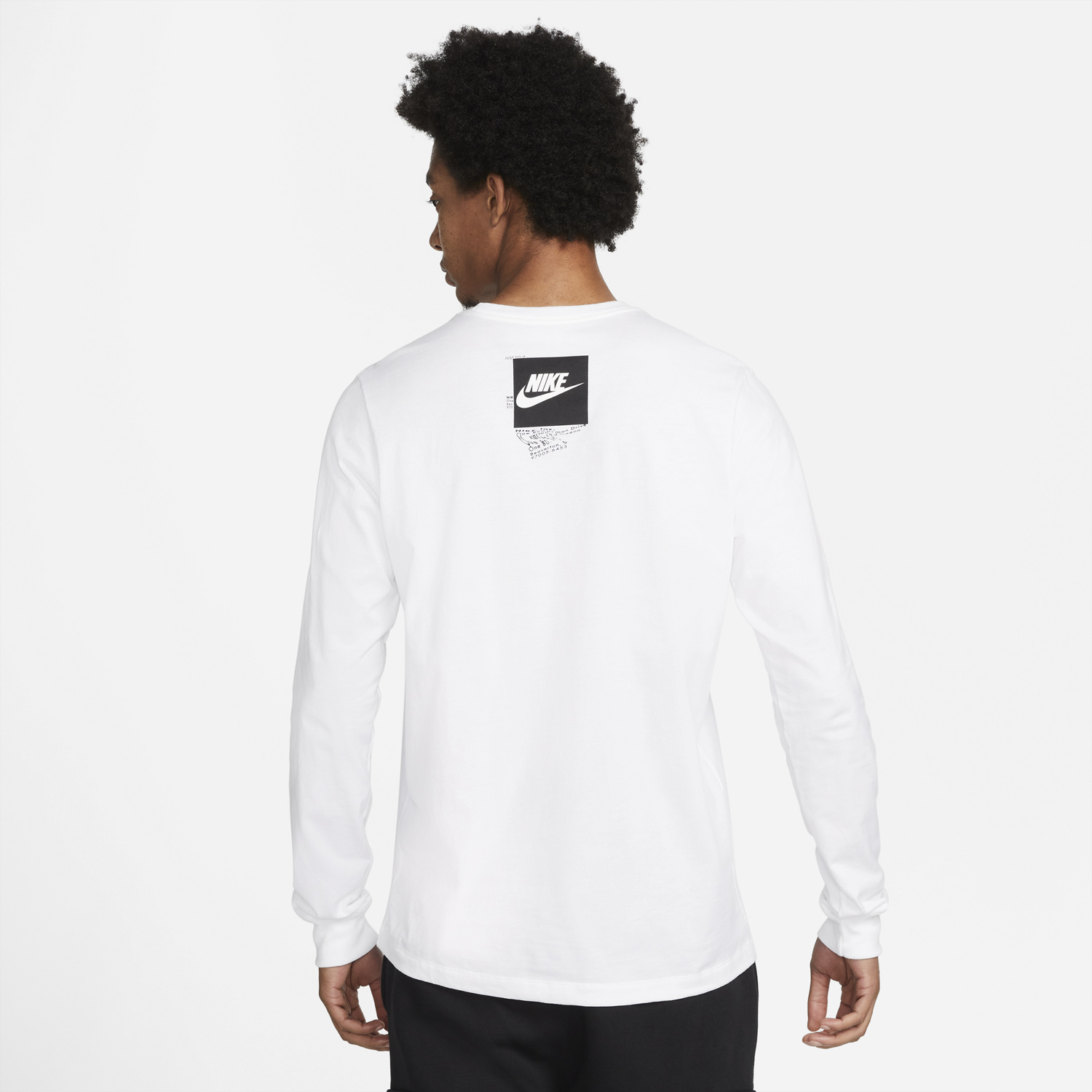 nike-alter-and-reveal-long-sleeve-t-shirt-white-black-2