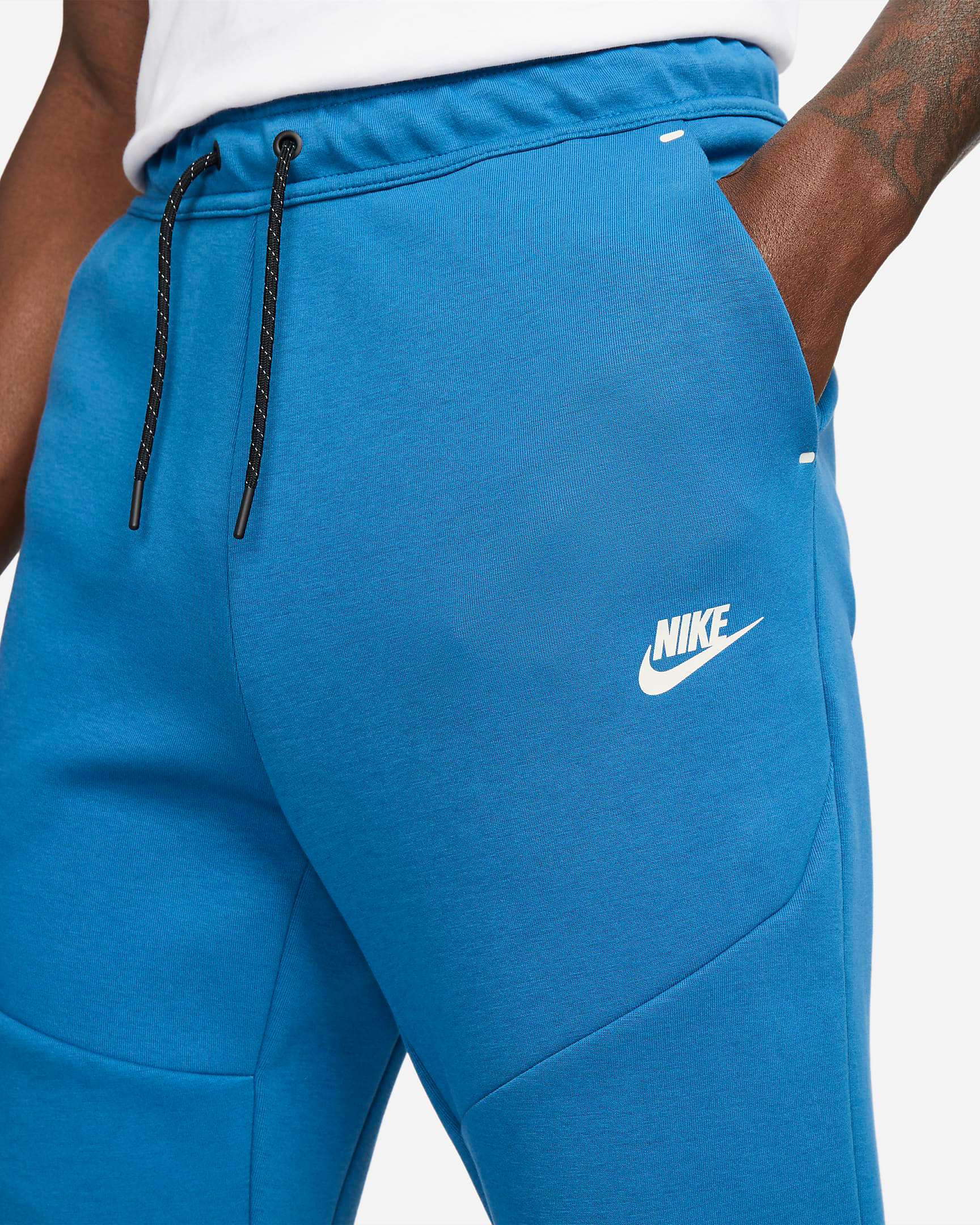 nike-tech-fleece-joggers-pants-dark-marina-blue-3