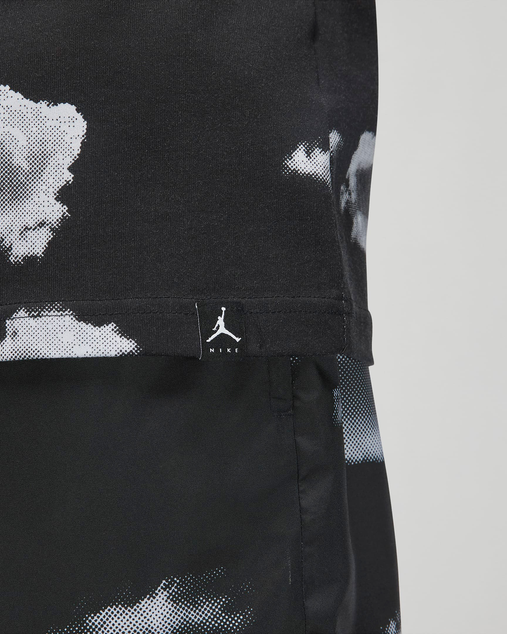 jordan-essentials-sky-clouds-t-shirt-black-white-4