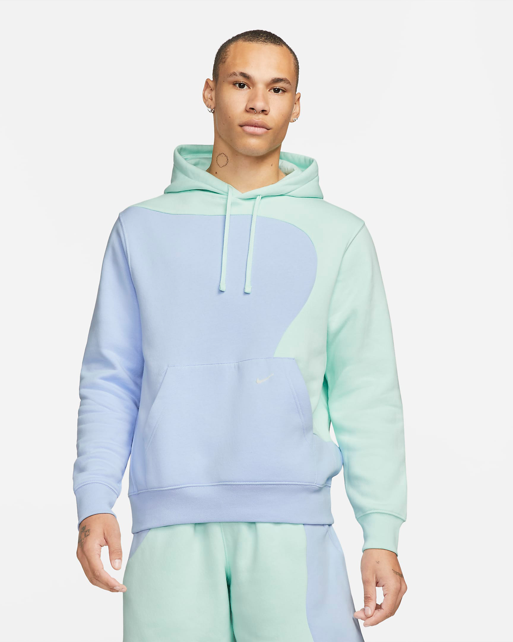 nike-sportswear-color-clash-hoodie-light-marine-mint-foam-1