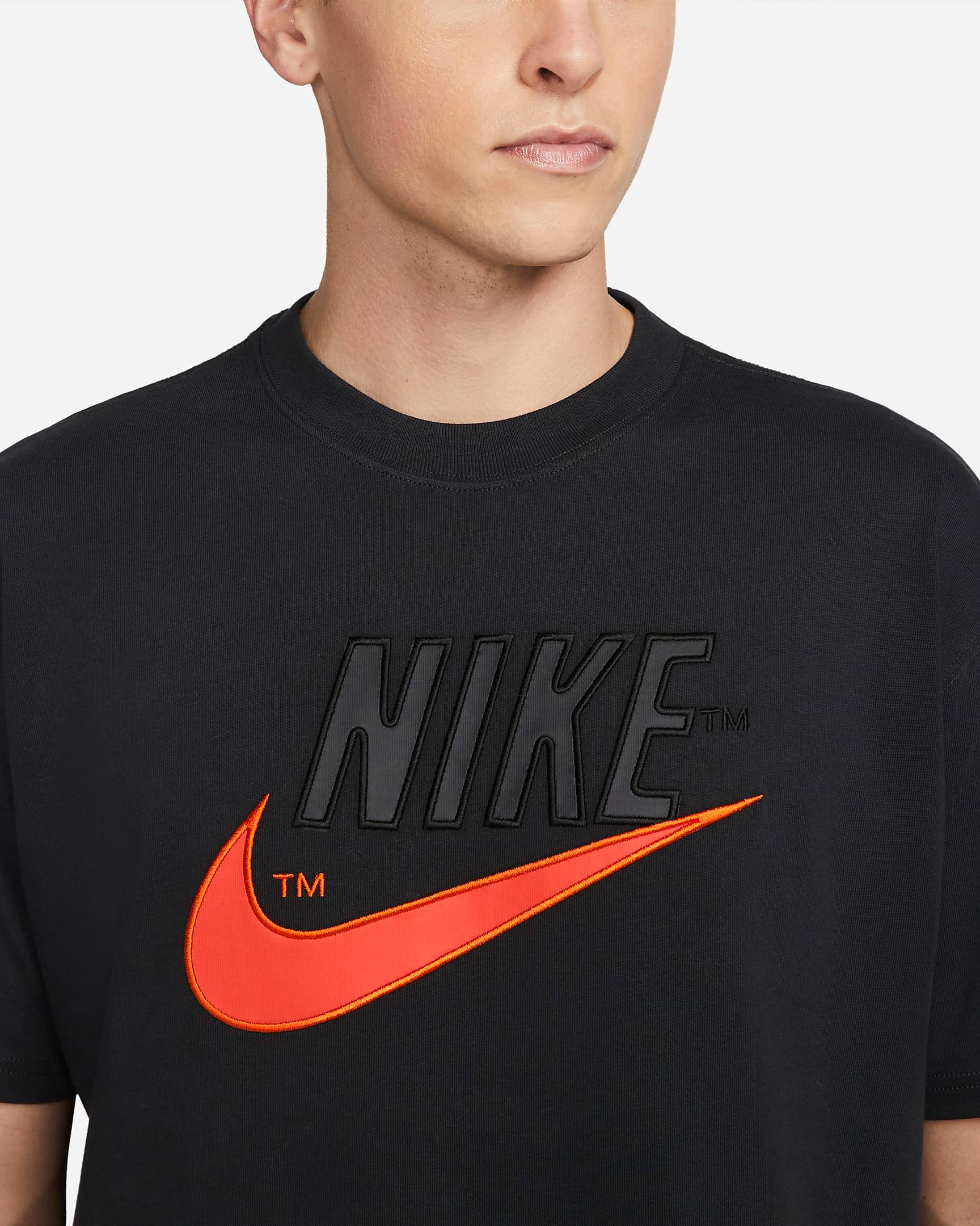 nike-sportswear-trend-max-90-t-shirt-off-noir-orange-2