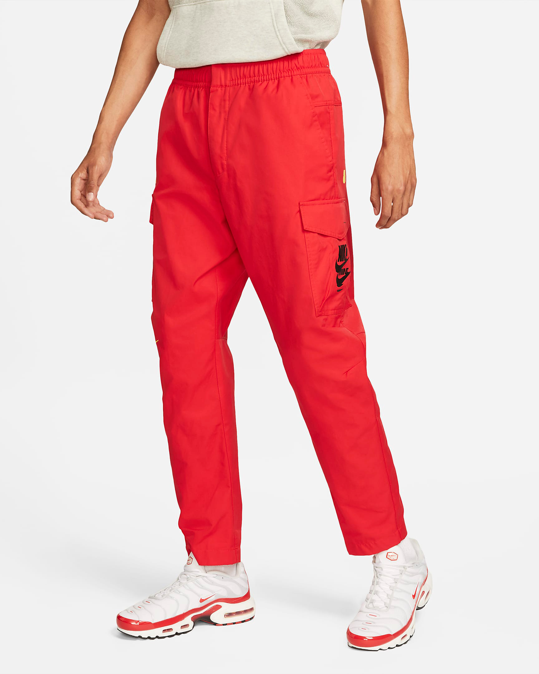 nike-university-red-essentials-windrunner-pants-1