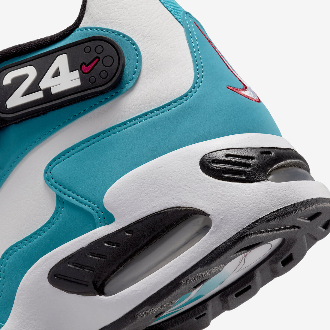Nike-Air-Griffey-Max-1-DQ8578-300-Release-Date-7