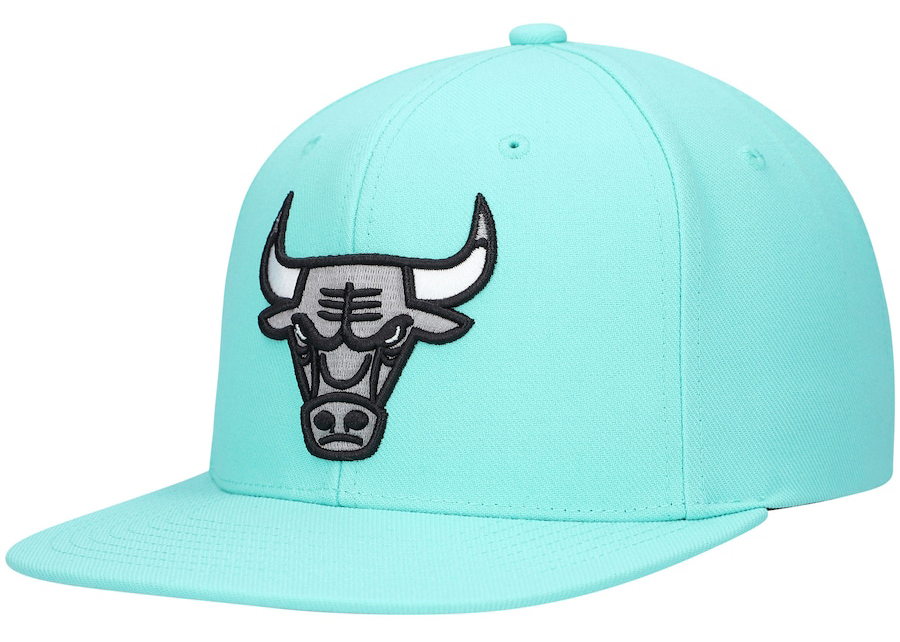 chicago-bulls-mitchell-ness-tiffany-teal-hat-2