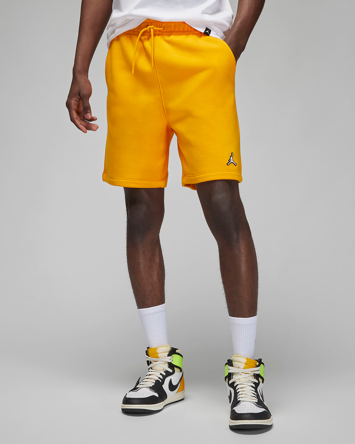 jordan-essential-fleece-shorts-taxi-yellow-1