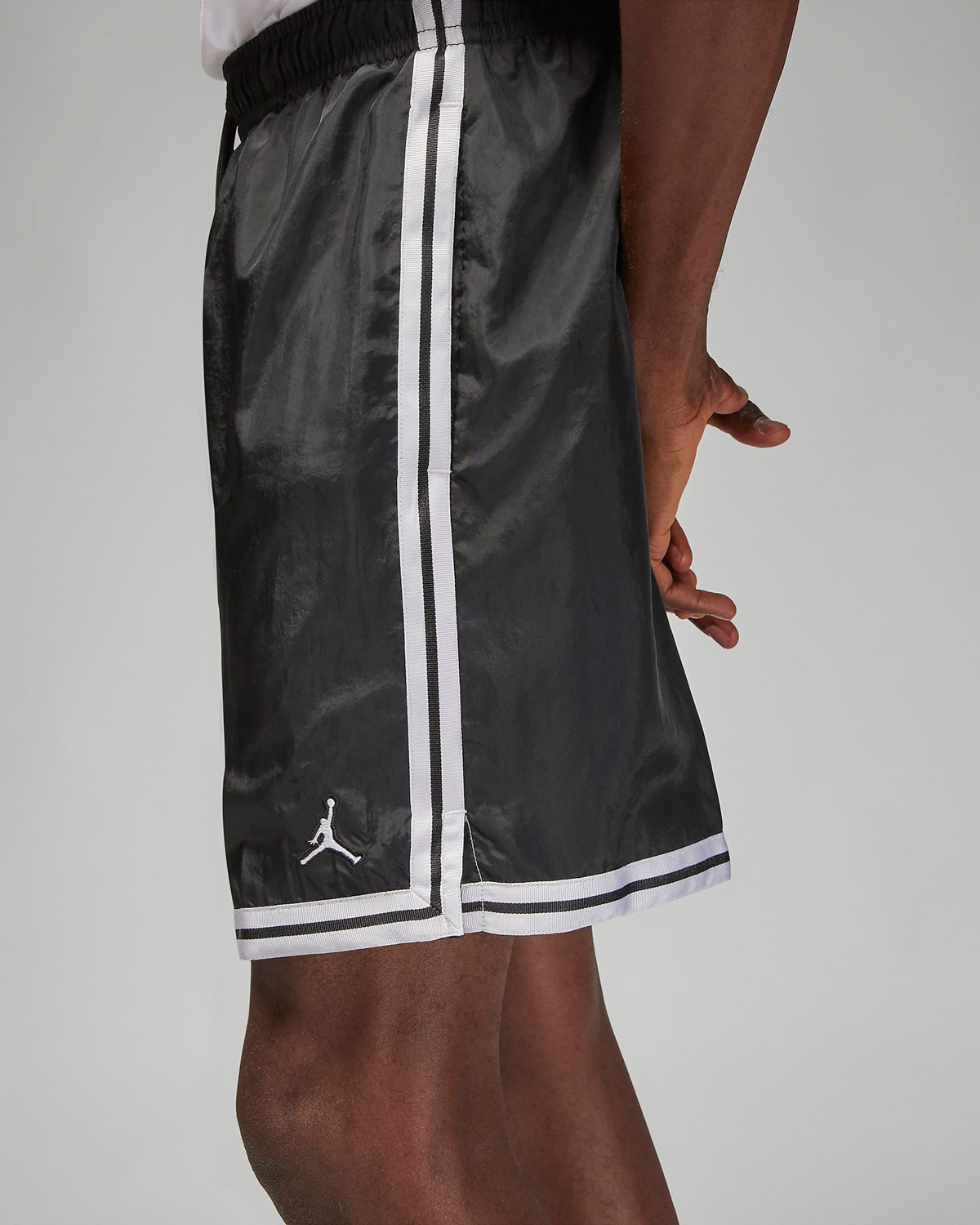 jordan-essentials-woven-shorts-black-2