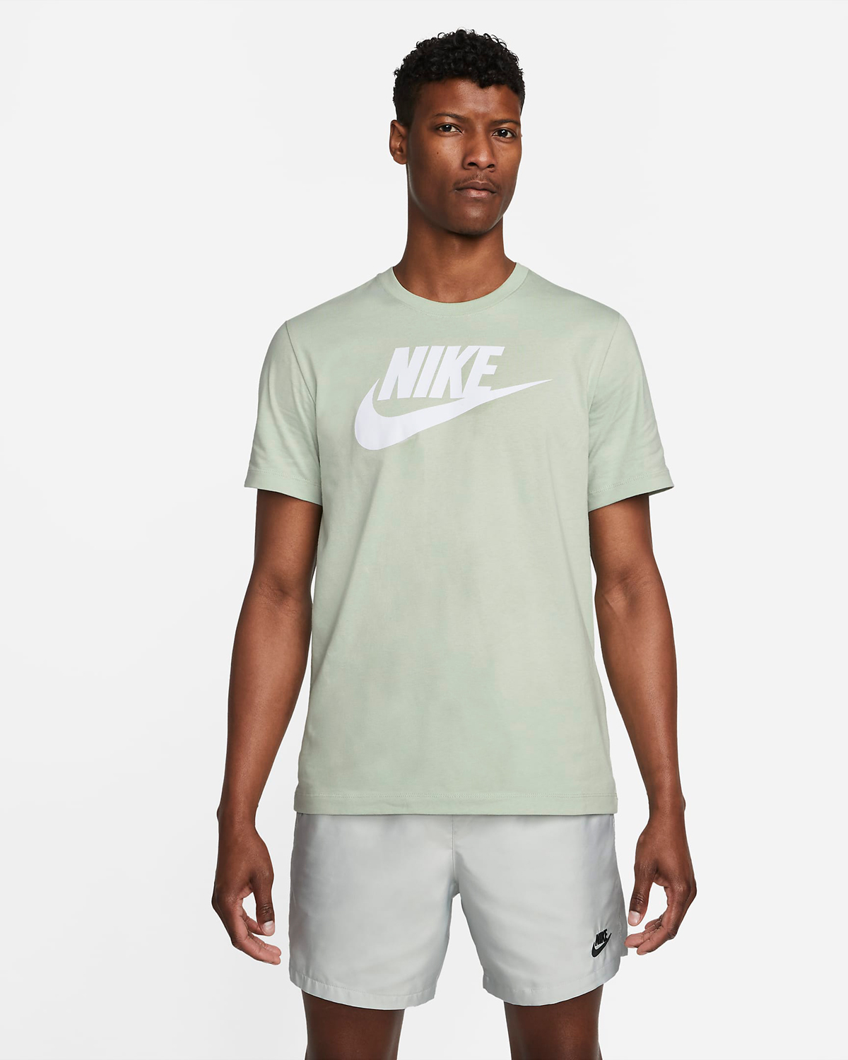 nike-sportswear-logo-t-shirt-seafoam