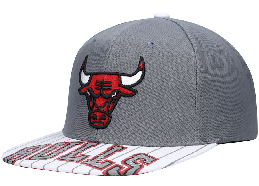 chicago-bulls-mitchell-ness-reload-3-hat-grey-white-red