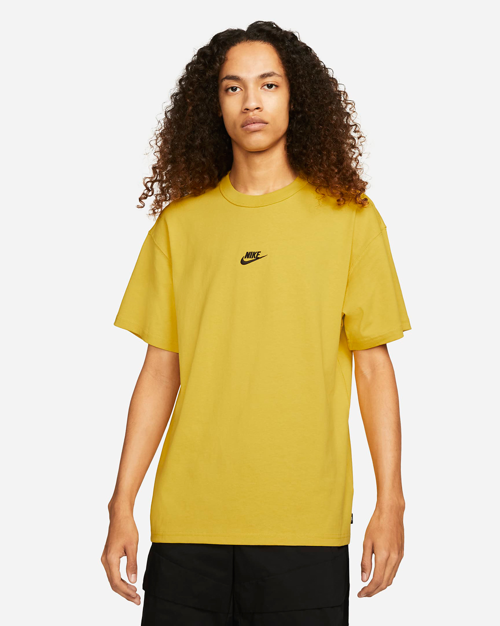 nike-sportswear-premoum-essentials-t-shirt-vivid-sulfur-yellow