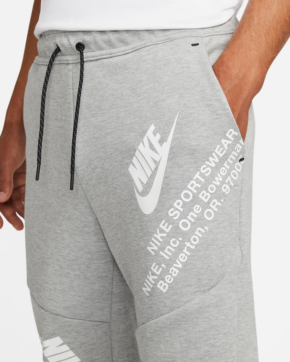nike-tech-fleece-graphic-joggers-pants-grey-3
