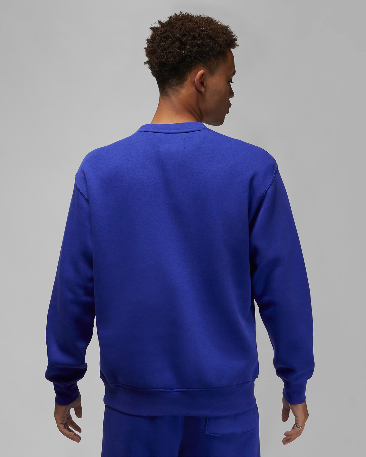 jordan-essentials-fleece-crew-sweatshirt-light-concord-2
