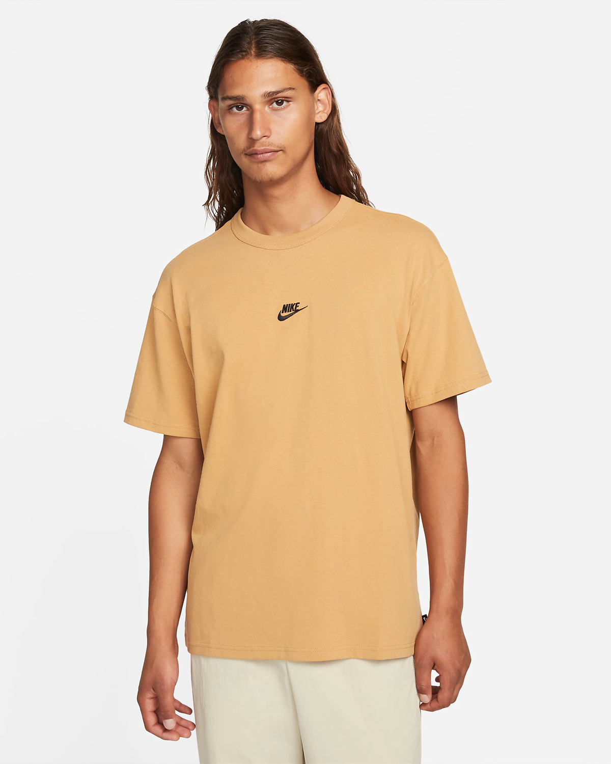 nike-sportswear-premium-t-shirt-elemental-gold