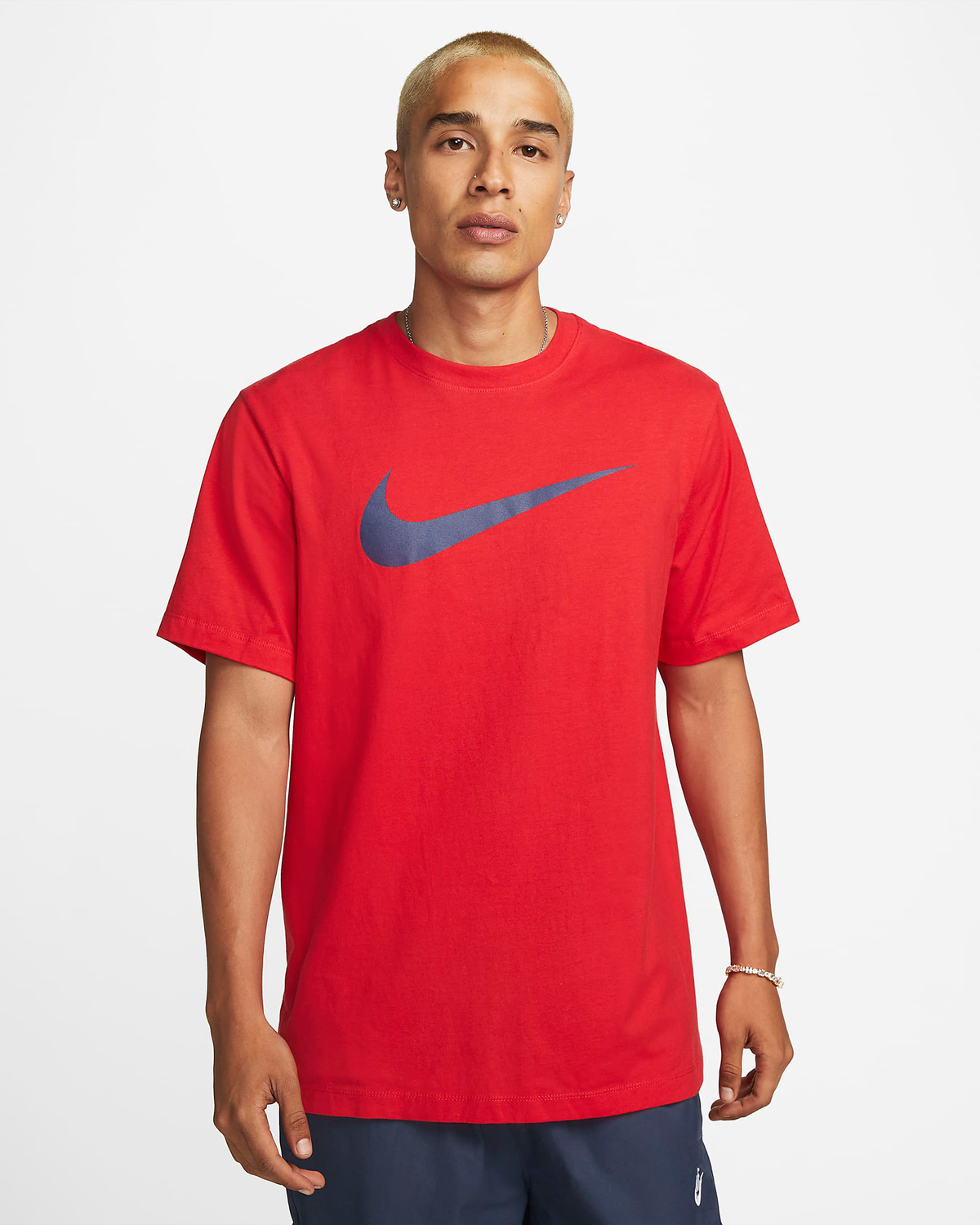 Nike-Sportswear-Swoosh-T-Shirt-University-Red-Midnight-Navy