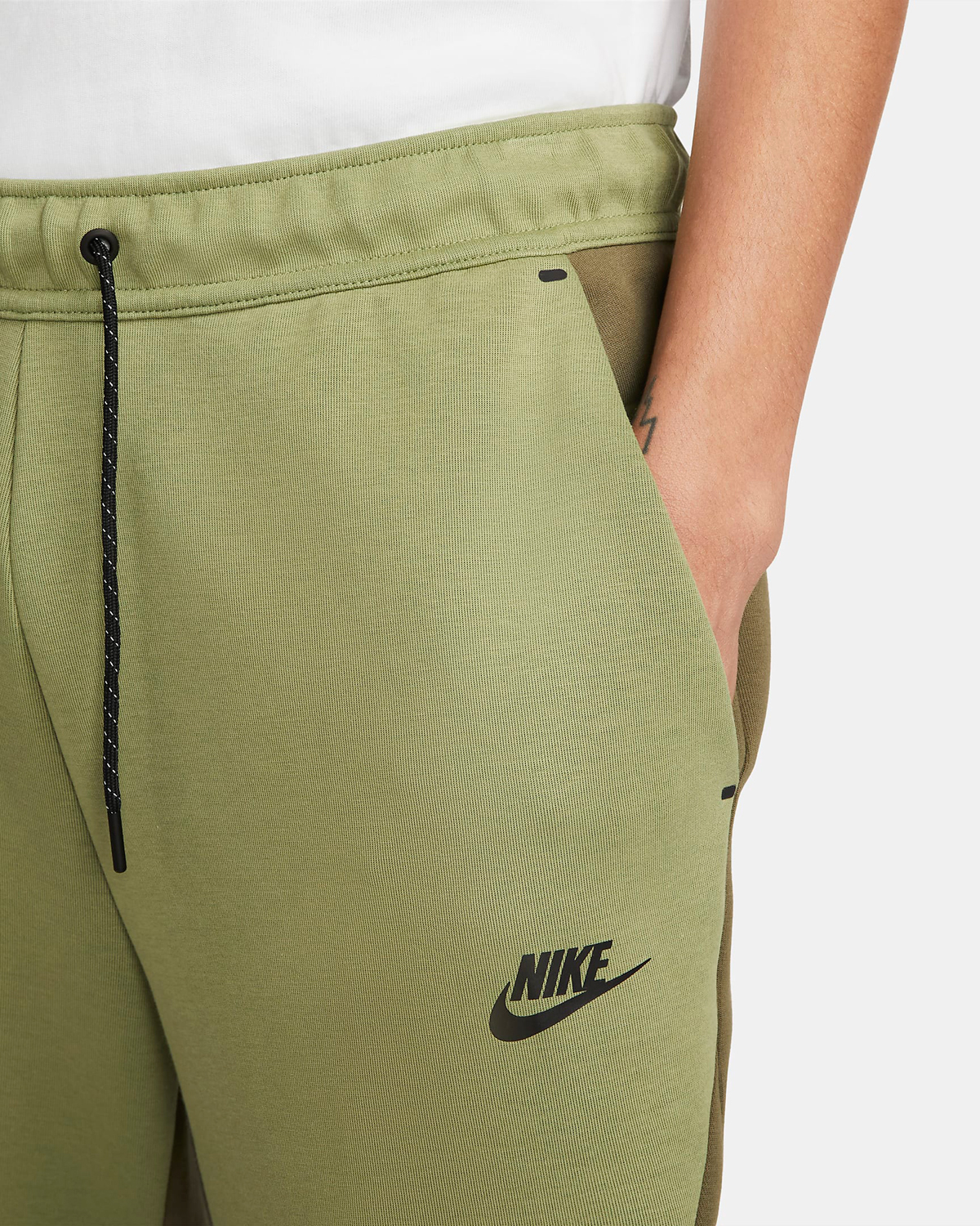 Nike-Tech-Fleece-Jogger-Pants-Alligator-Green-1