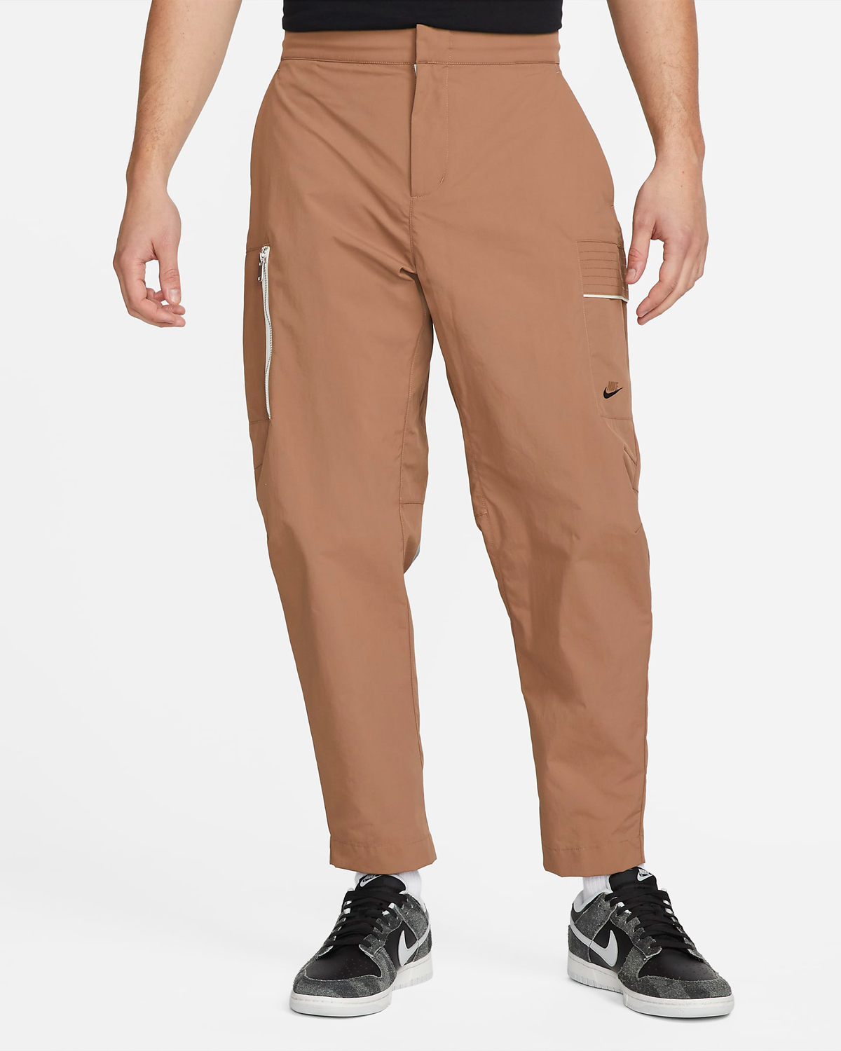 nike-sportswear-utility-pants-archaeo-brown-1