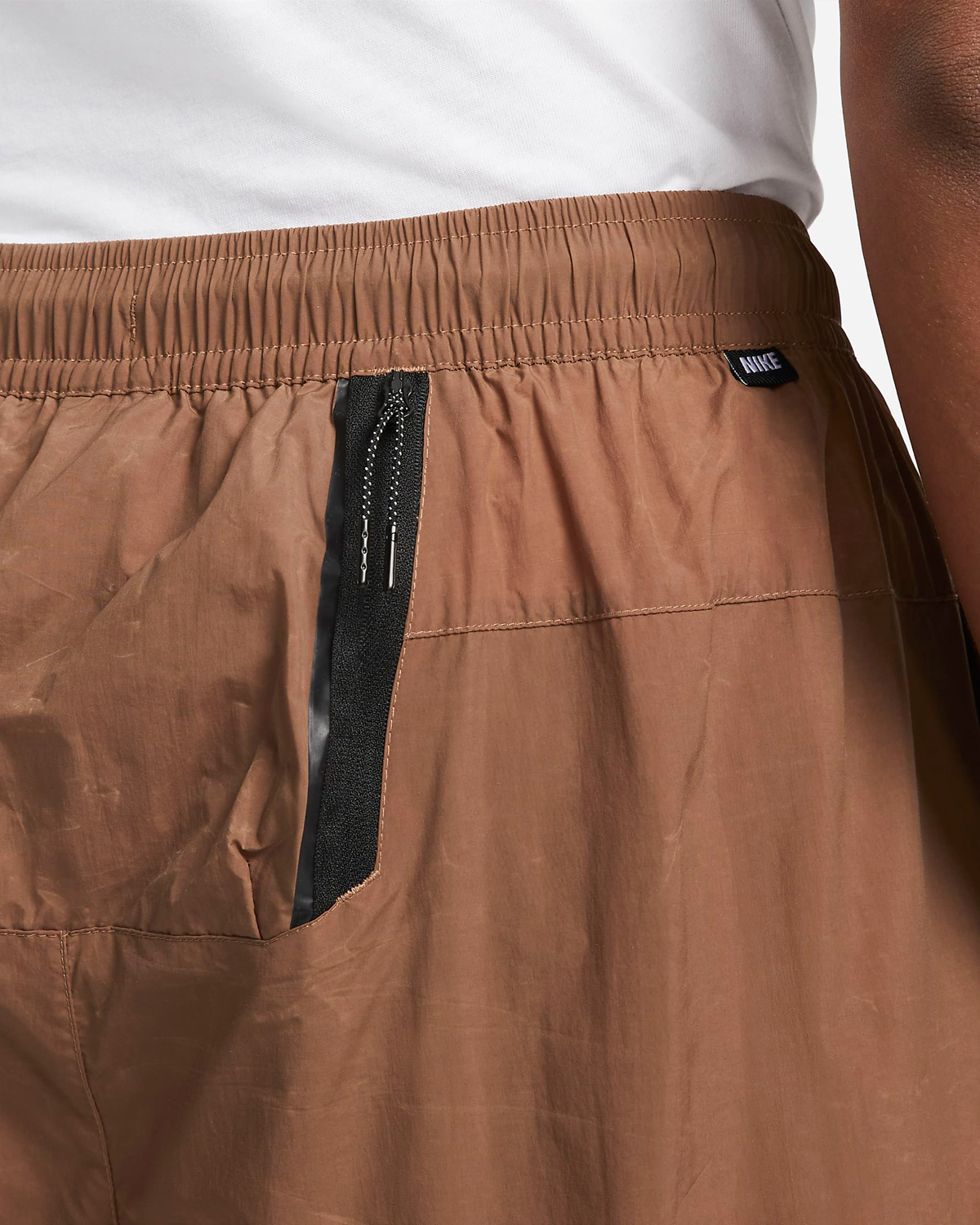nike-sportswear-utility-shorts-archaeo-brown-2