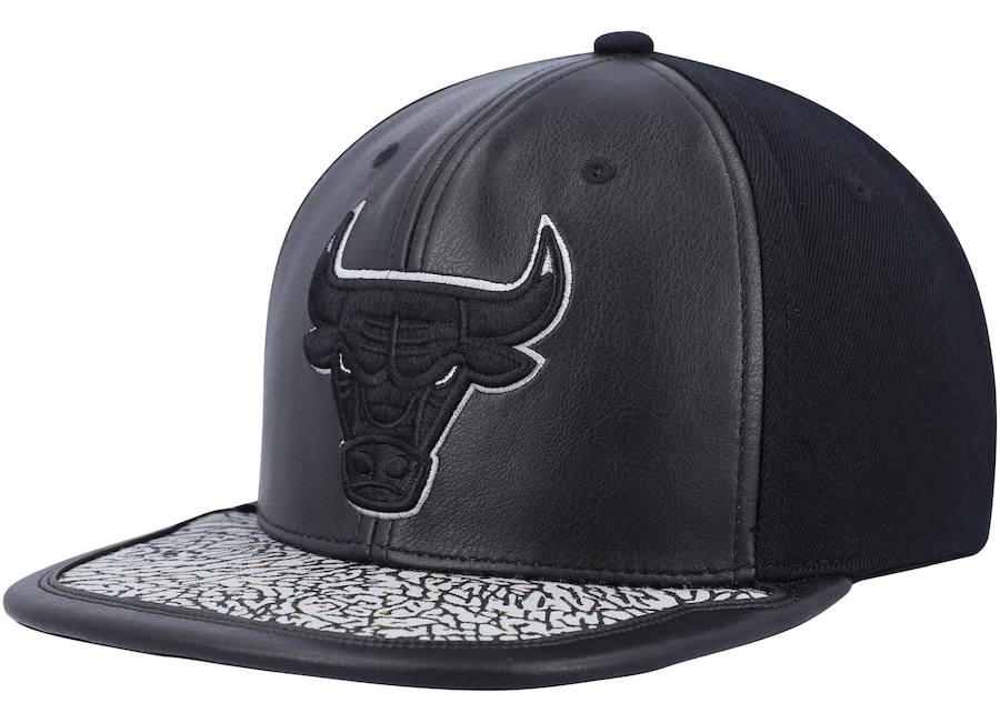 Chicago-Bulls-Jordan-Black-Cement-Hat