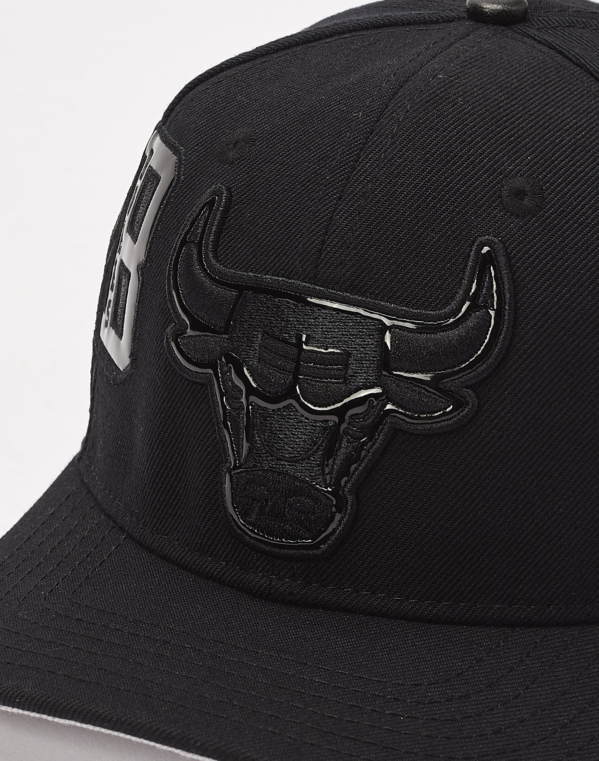Chicago-Bulls-Pro-Standard-All-Black-Hat-4