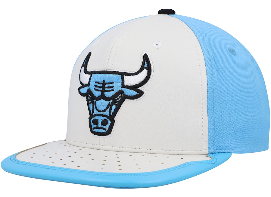 Chicago-Bulls-Mitchell-Ness-Day-One-Snapback-Hat-White-University-Blue