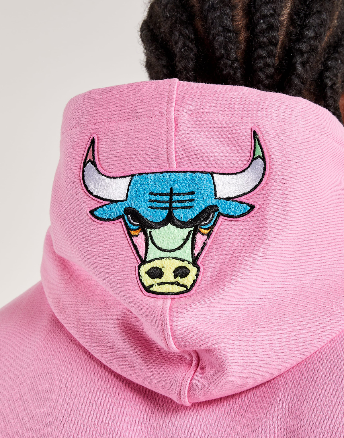 Chicago-Bulls-Pink-Neon-Pro-Standard-Hoodie-3