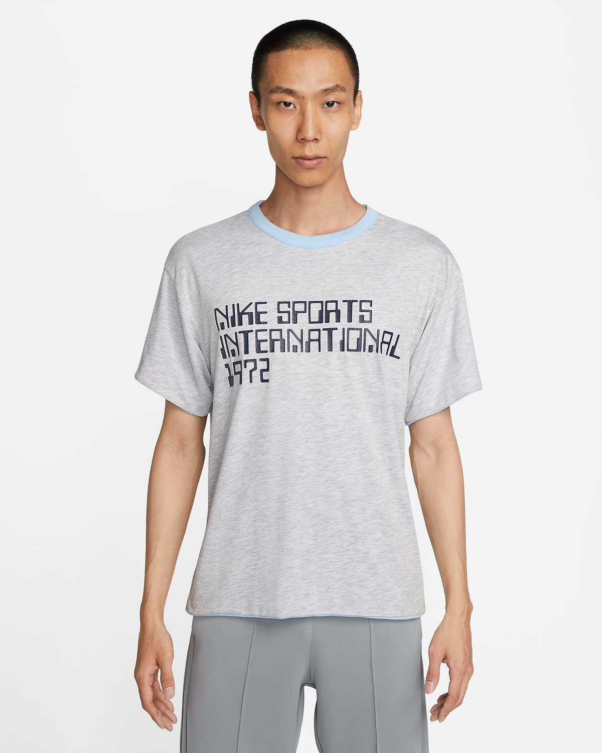 Nike-Sportswear-T-Shirt-Royal-Tint-2