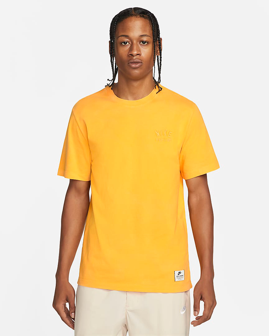 Nike-Sportswear-T-Shirt-University-Gold-1