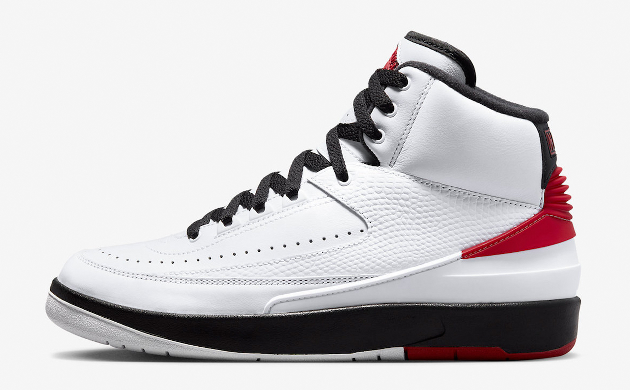 Air-Jordan-2-OG-Chicago-Matching-Sneaker-Outfits