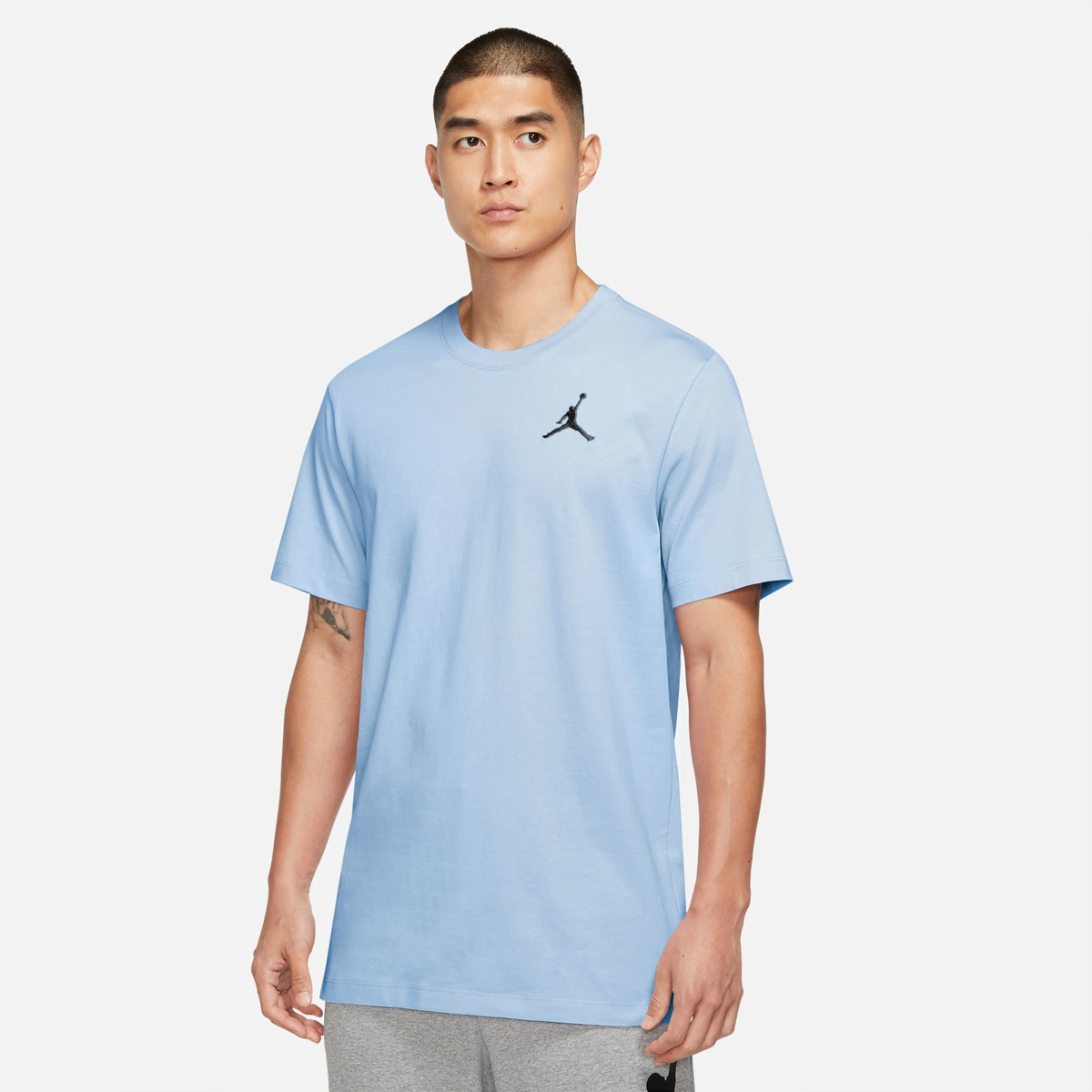 Air-Jordan-5-UNC-University-Blue-Shirt