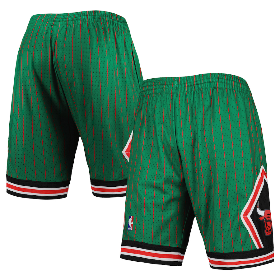 Nike-SB-Air-Jordan-4-Pine-Green-Chicago-Bulls-Shorts
