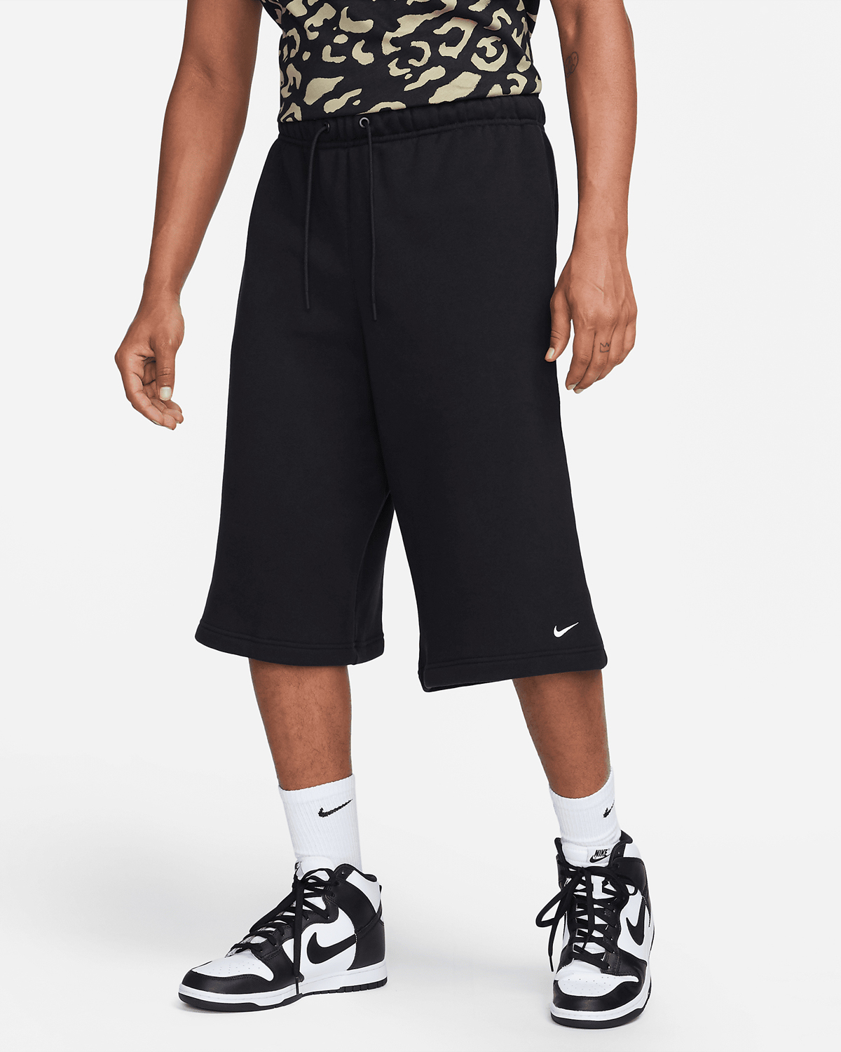 Nike-Sportswear-Circa-Shorts-Black-White