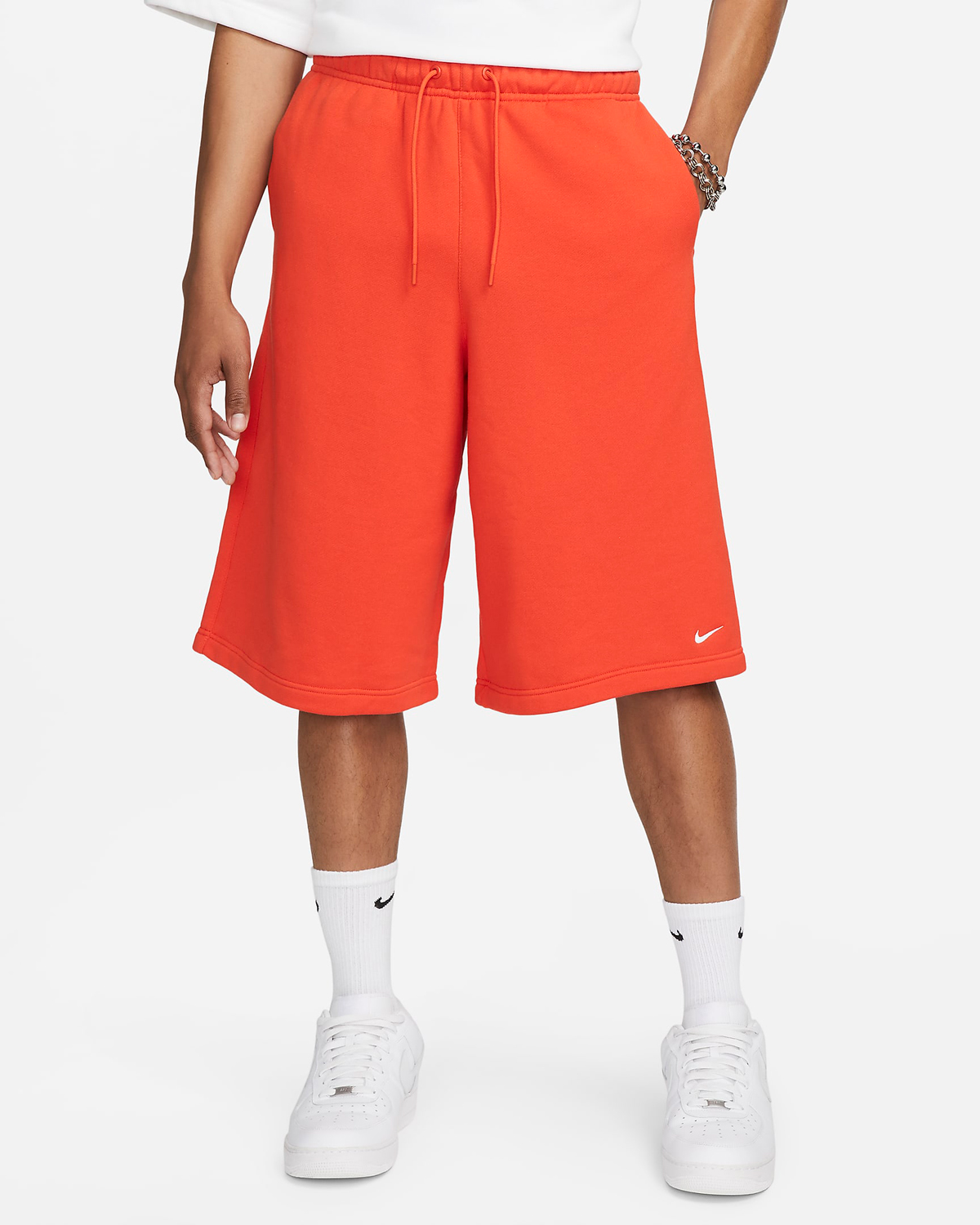 Nike-Sportswear-Circa-Shorts-Picante-Red