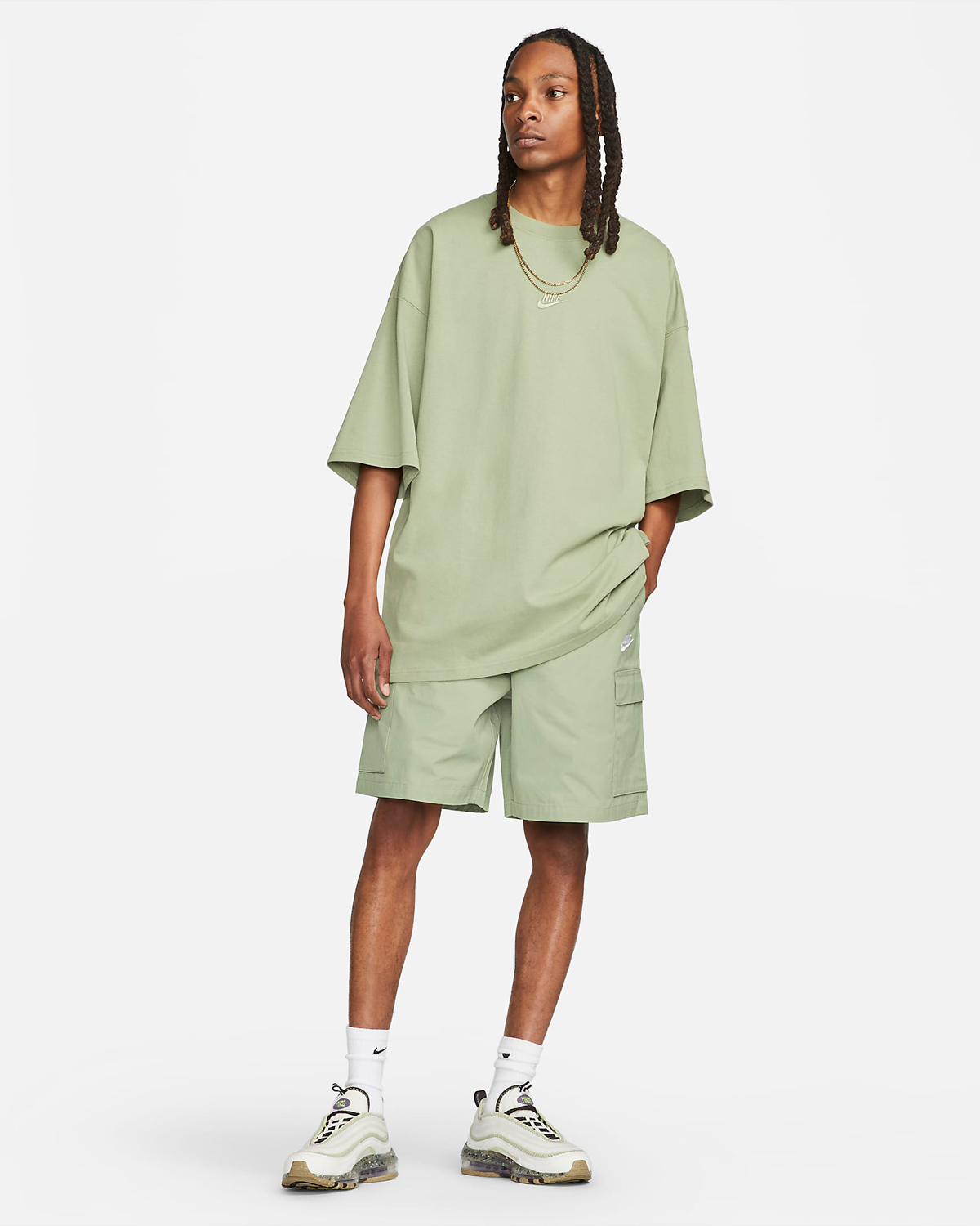 Nike-Sportswear-Oversized-T-Shirt-Oil-Green-Outfit