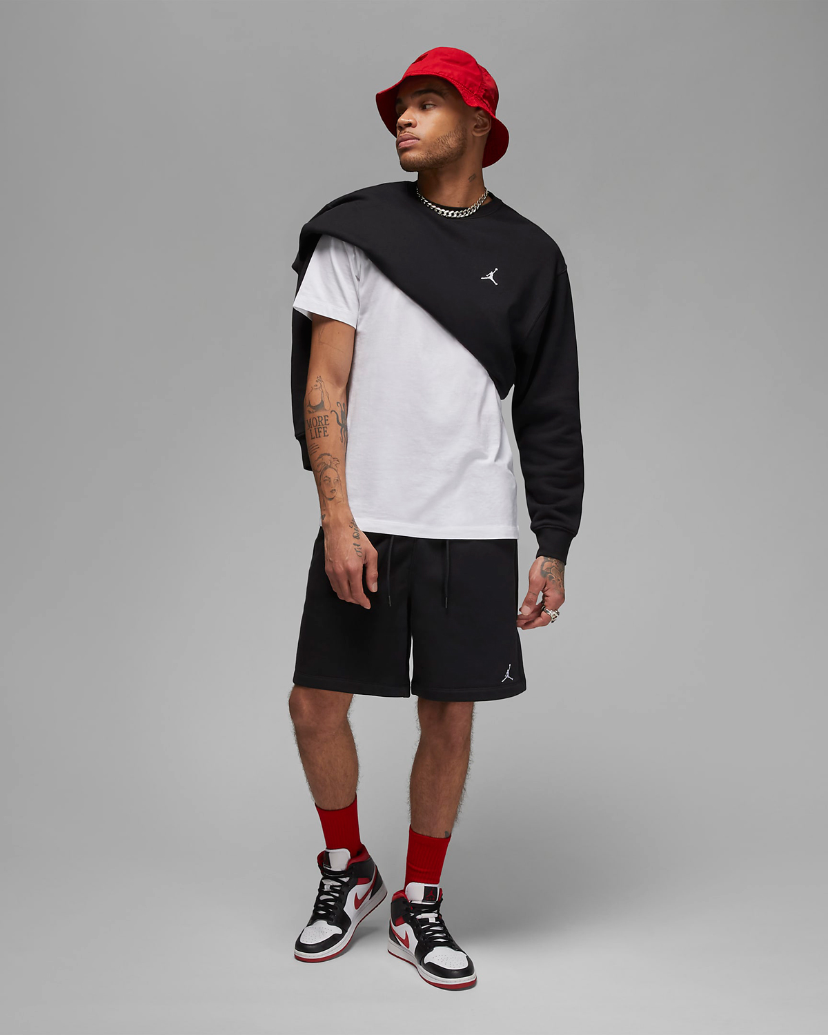 Jordan-Essentials-Fleece-Shorts-Black-White-Outfit