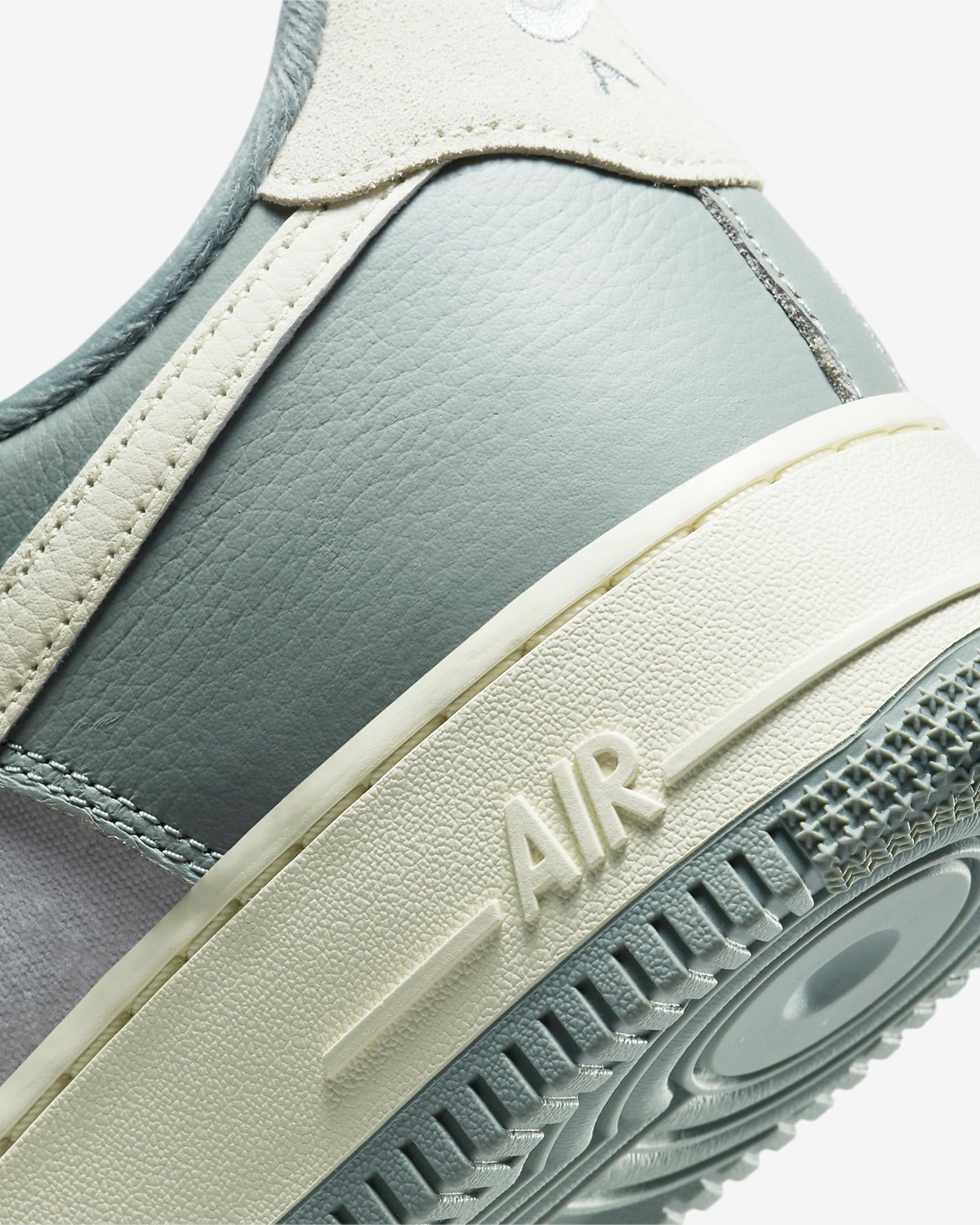 Nike-Air-Force-1-Low-Mica-Green-8