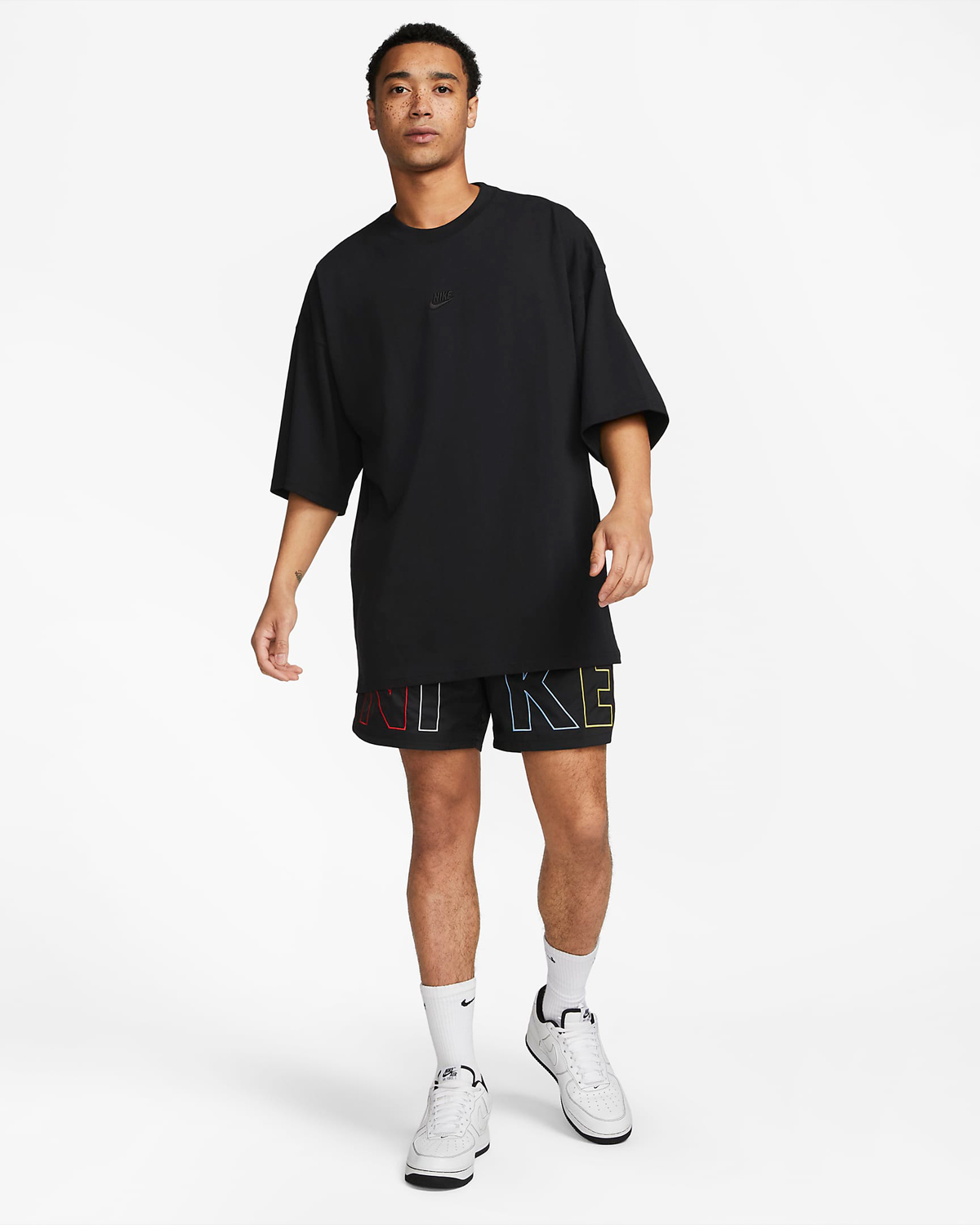 Nike-Sportswear-Premium-Essentials-Oversized-T-Shirt-Black-Outfit