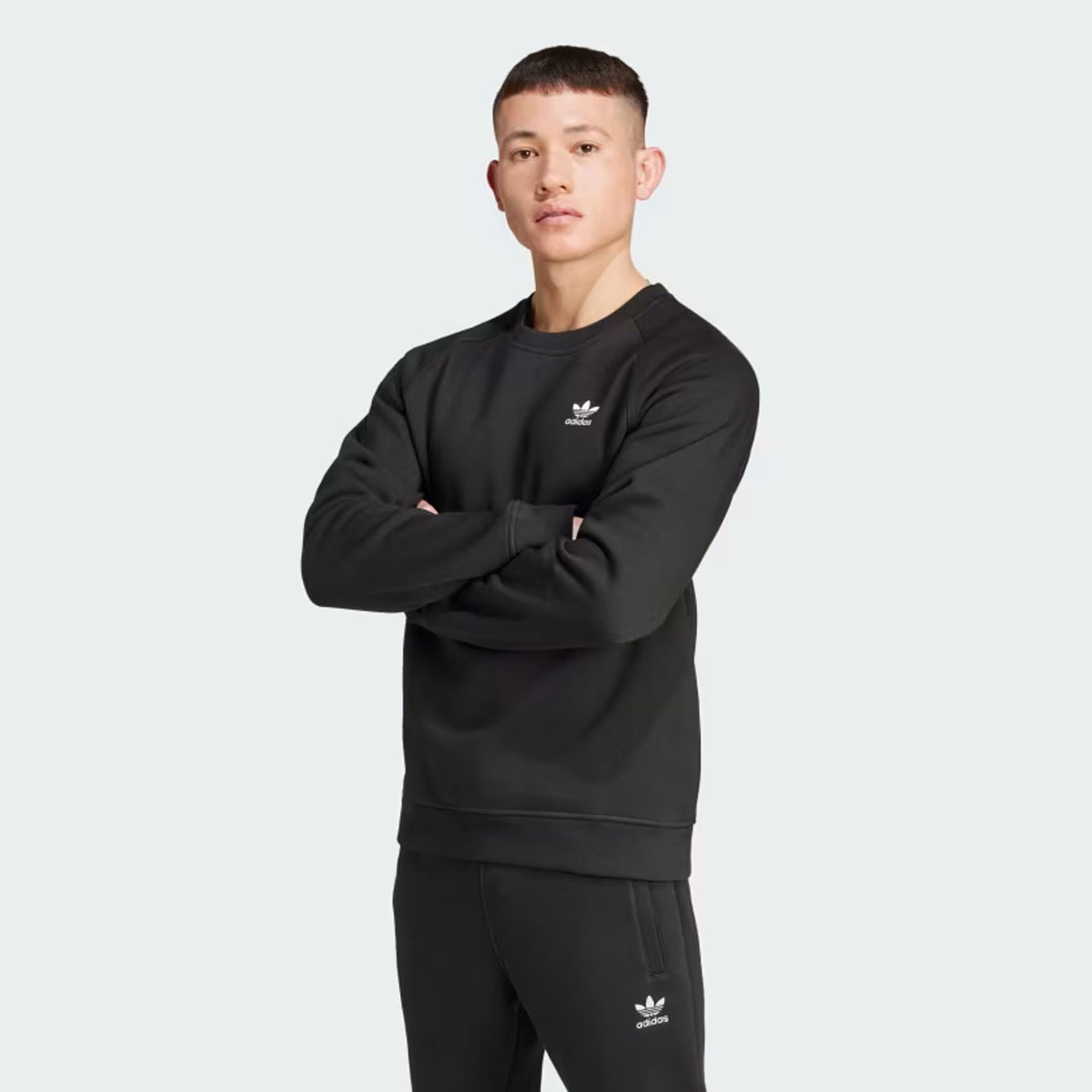 adidas-Trefoil-Essentials-Crew-Sweatshirt-Black