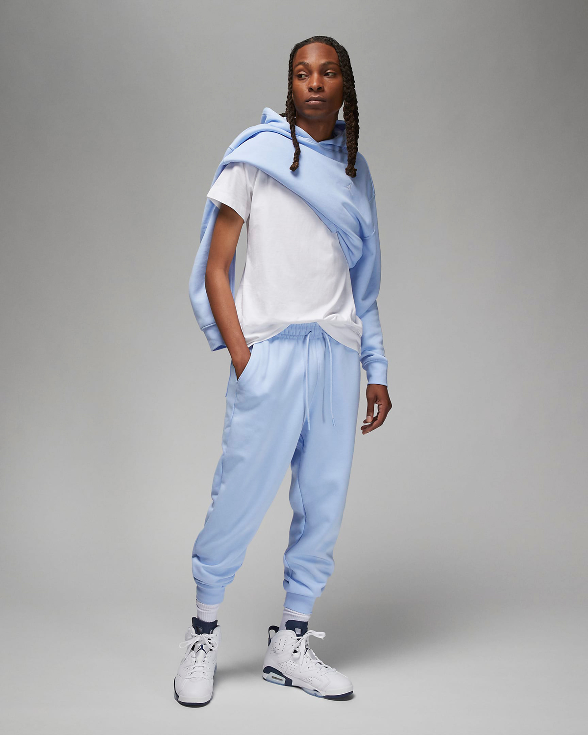 Jordan-Essentials-Fleece-Pants-Royal-Tint-Outfit