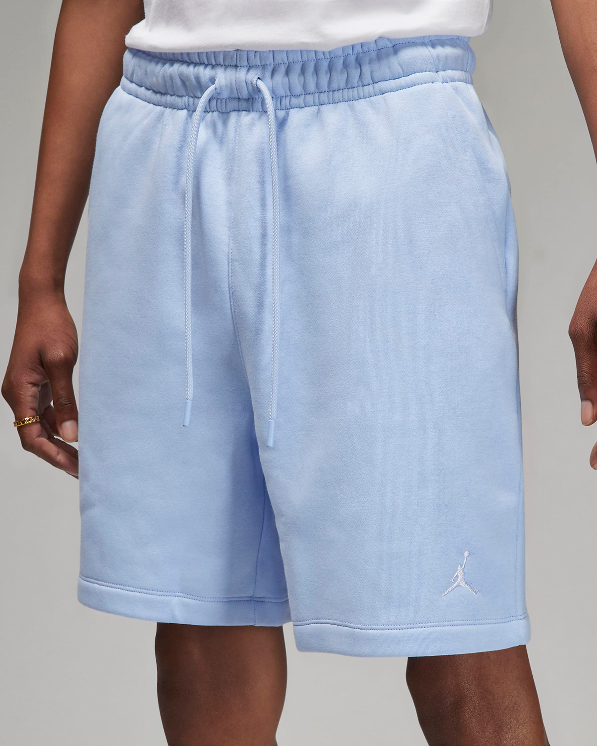 Jordan-Essentials-Fleece-Shorts-Royal-Tint-2