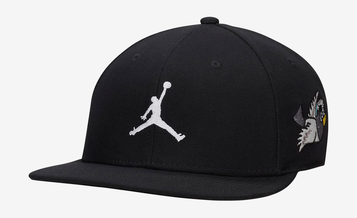 Jordan-Pro-Cap-Snapback-Hat-Black-White-1