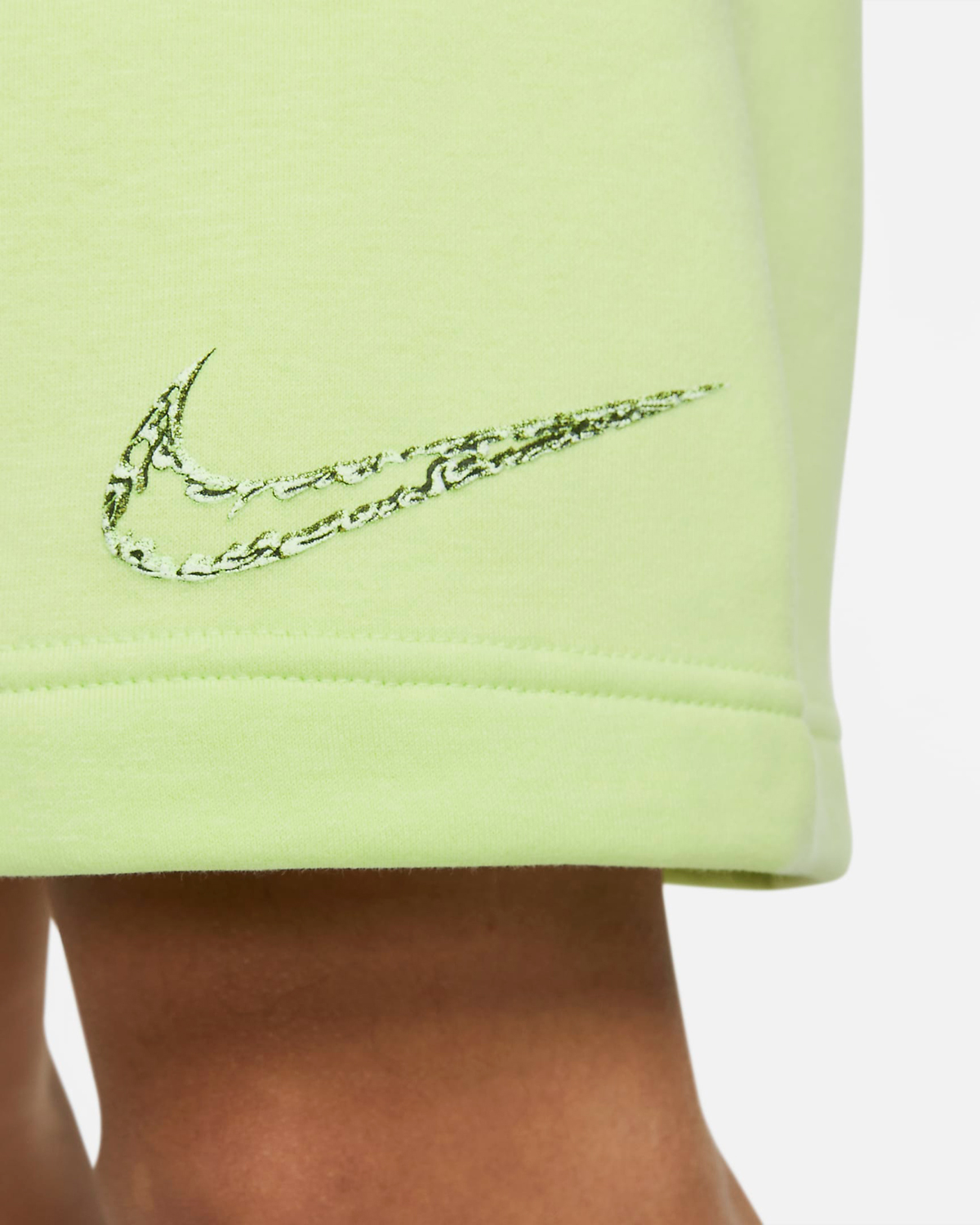 Nike-Club-Fleece-Shorts-Light-Liquid-Lime-3