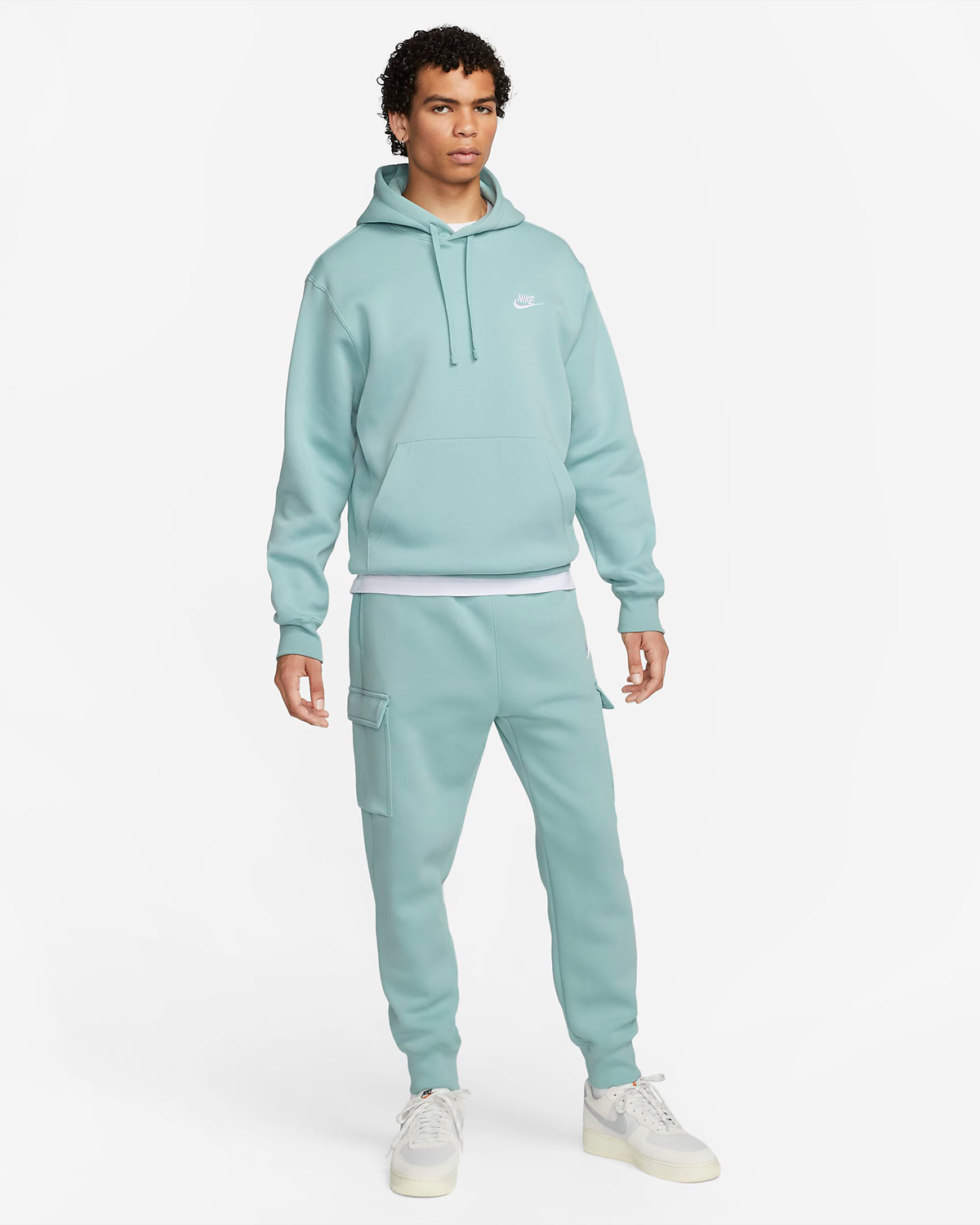 Nike-Sportswear-Club-Fleece-Cargo-pants-Mineral-Outfit