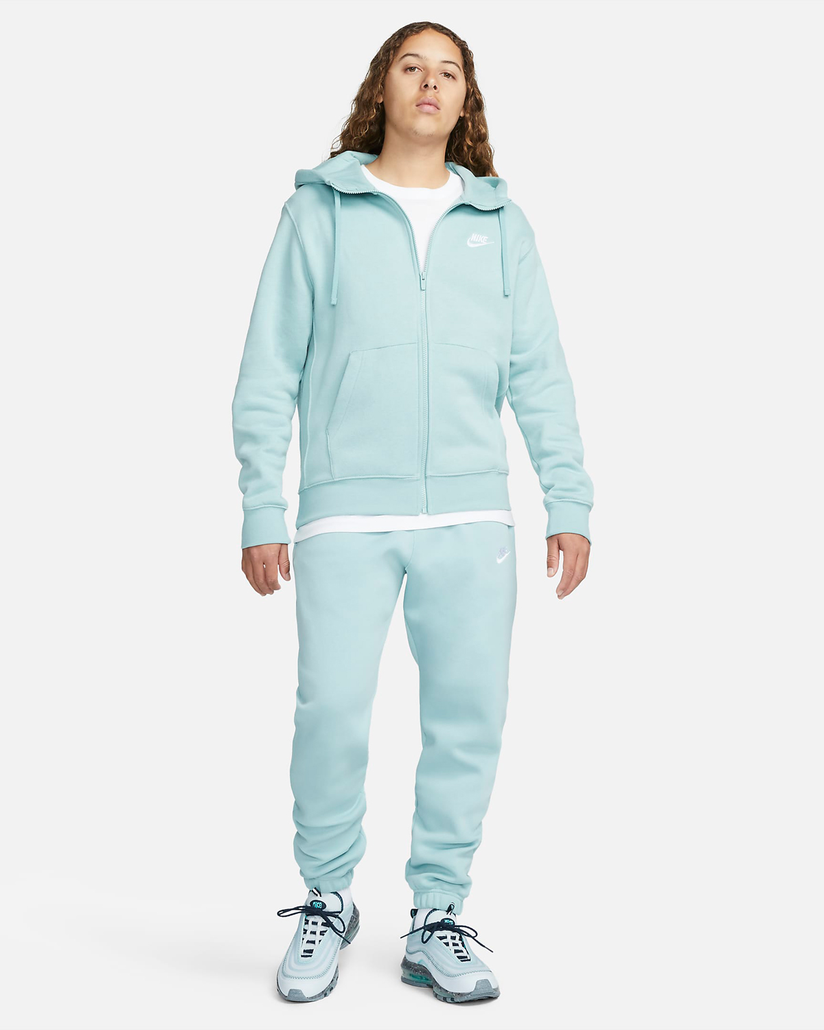 Nike-Sportswear-Club-Fleece-Pants-Mineral-Outfit