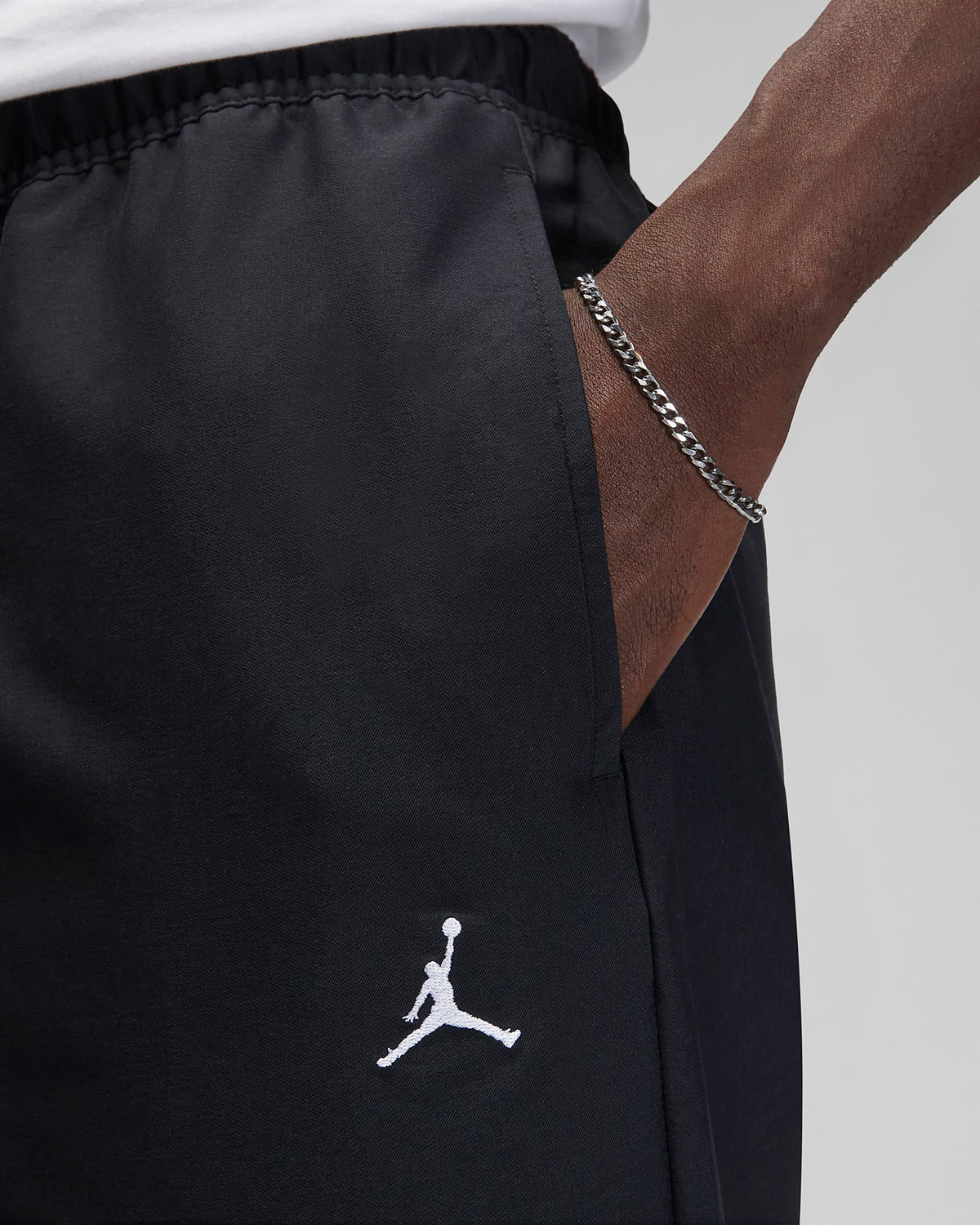 Jordan-Essentials-Cropped-Pants-Black-White-2