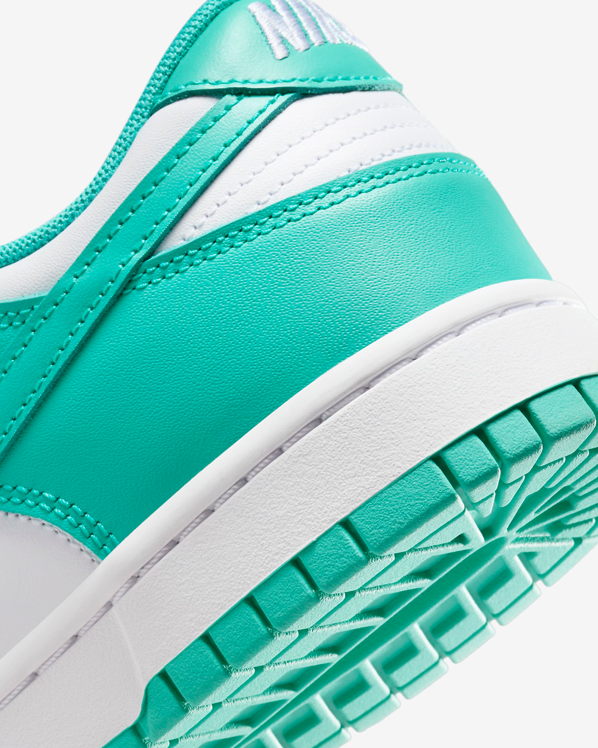 Nike-Dunk-Low-Clear-Jade-7