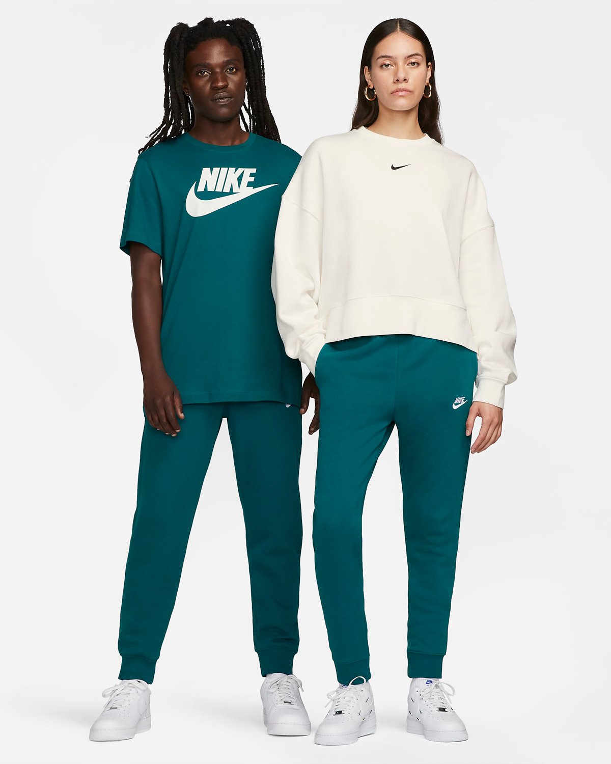 Nike-Sportswear-Club-Fleece-Joggers-Geode-Teal-Outfit
