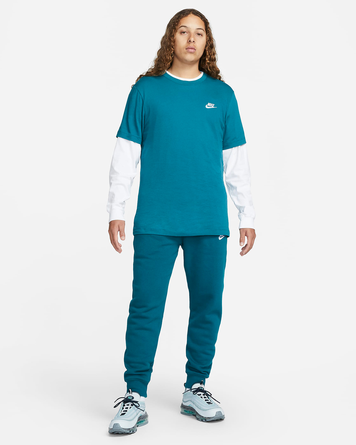 Nike-Sportswear-Club-T-Shirt-Geode-Teal-Outfit