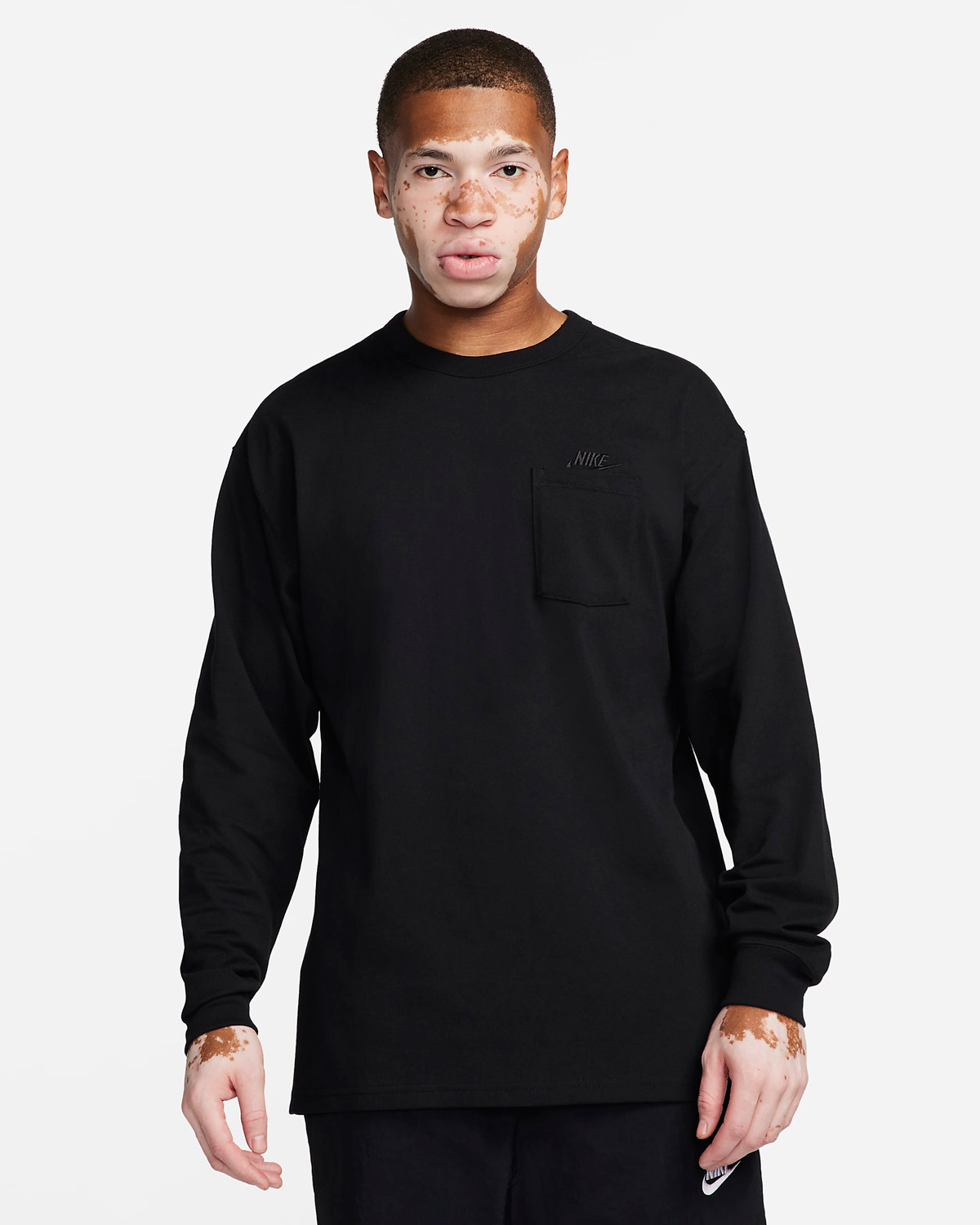 Nike-Sportswear-Premium-Essentials-Long-Sleeve-Pocket-T-Shirt-Black
