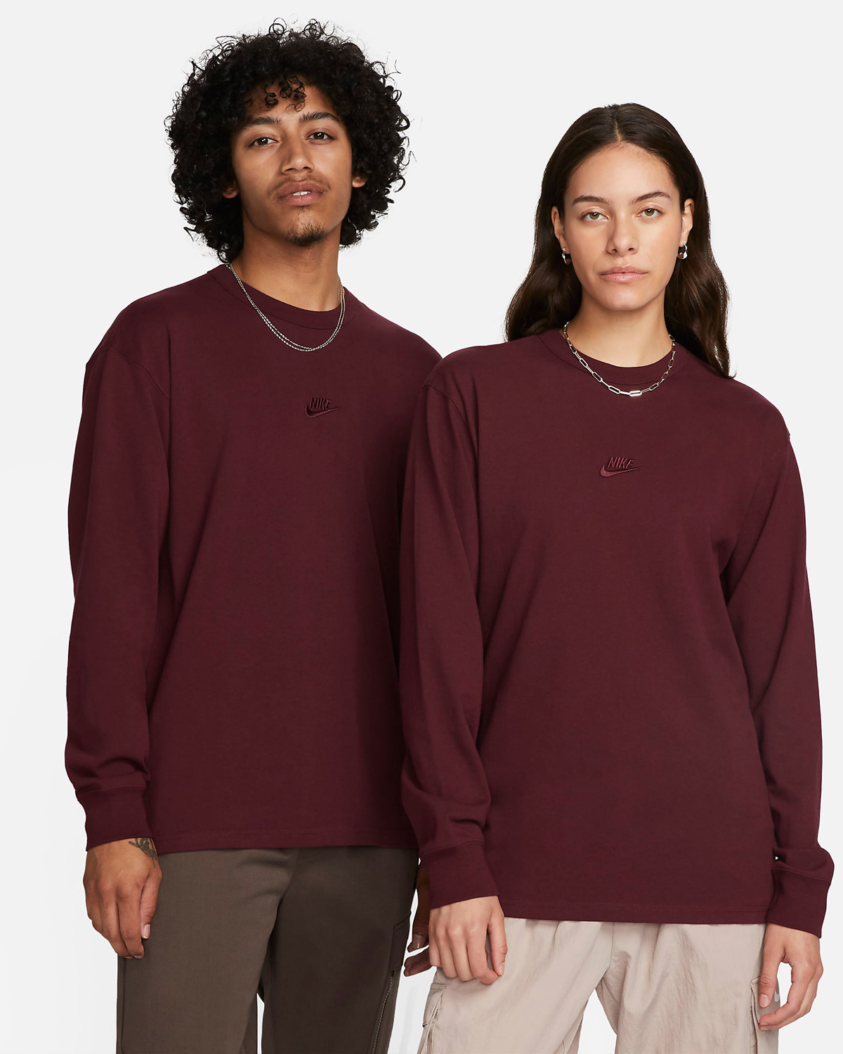 Nike-Sportswear-Premium-Essentials-Long-Sleeve-T-Shirt-Night-Maroon