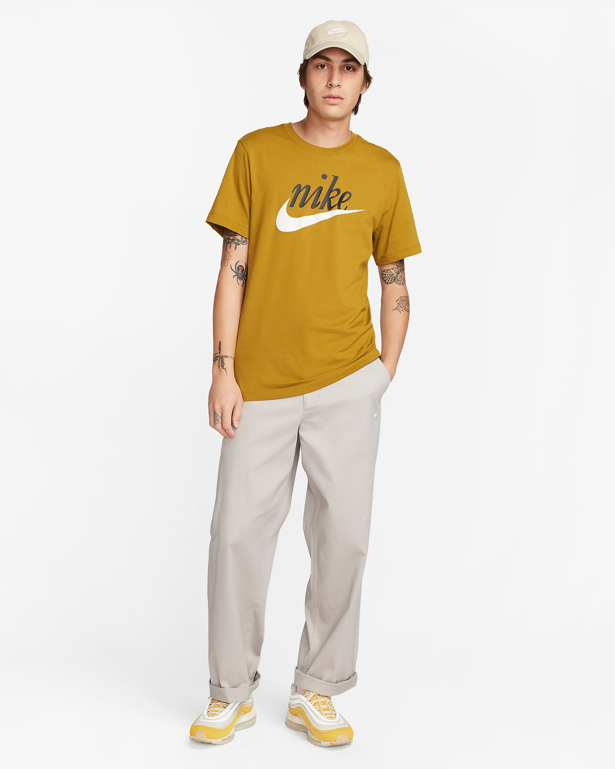 Nike-Sportswear-T-Shirt-Bronzine-Outfit