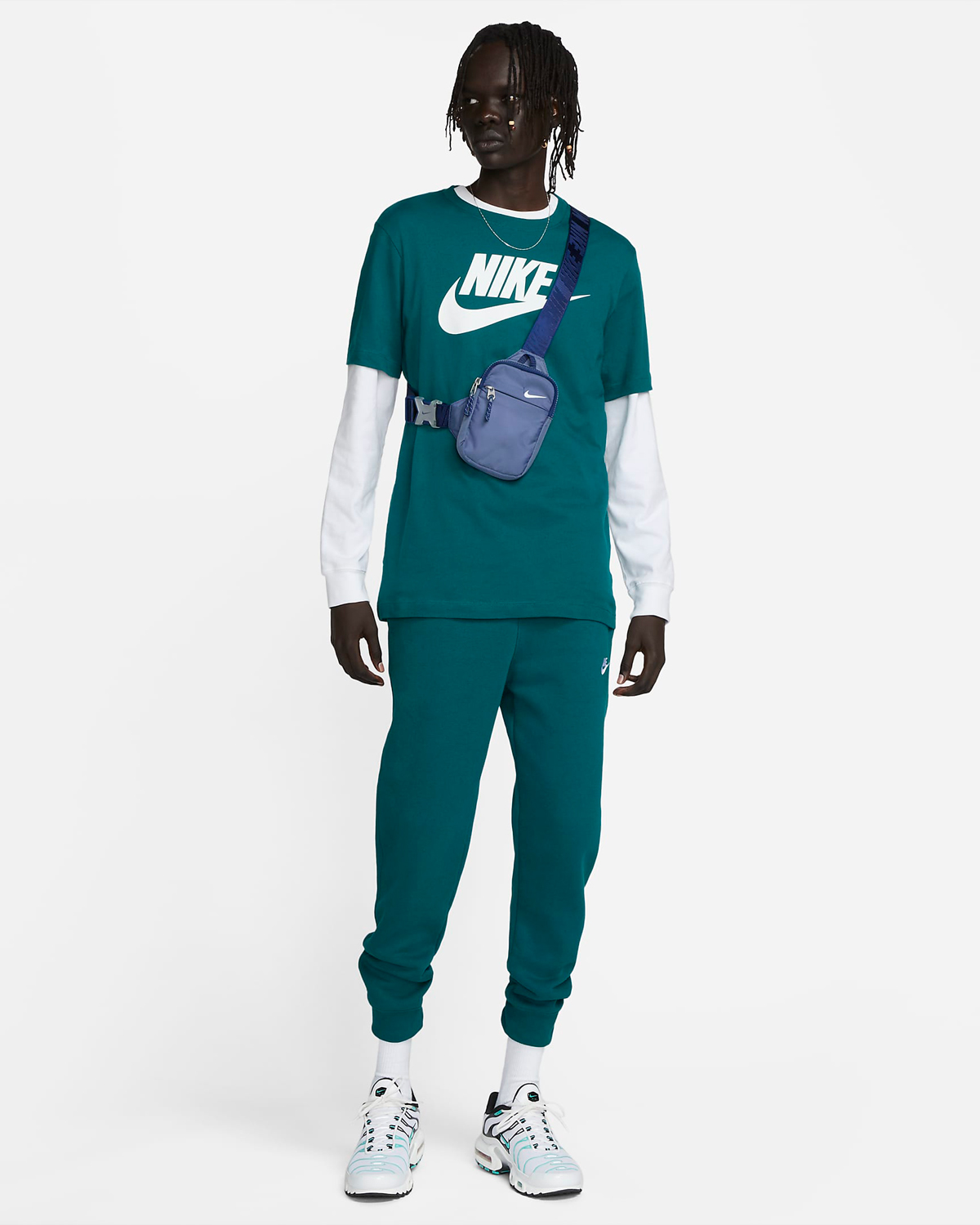 Nike-Sportswear-T-Shirt-Geode-Teal-Outfit